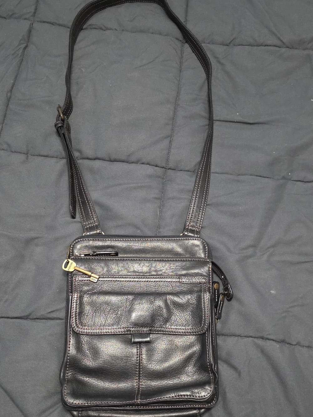 Fossil Black Leather Crossbody Bag with Front Pockets For Days.